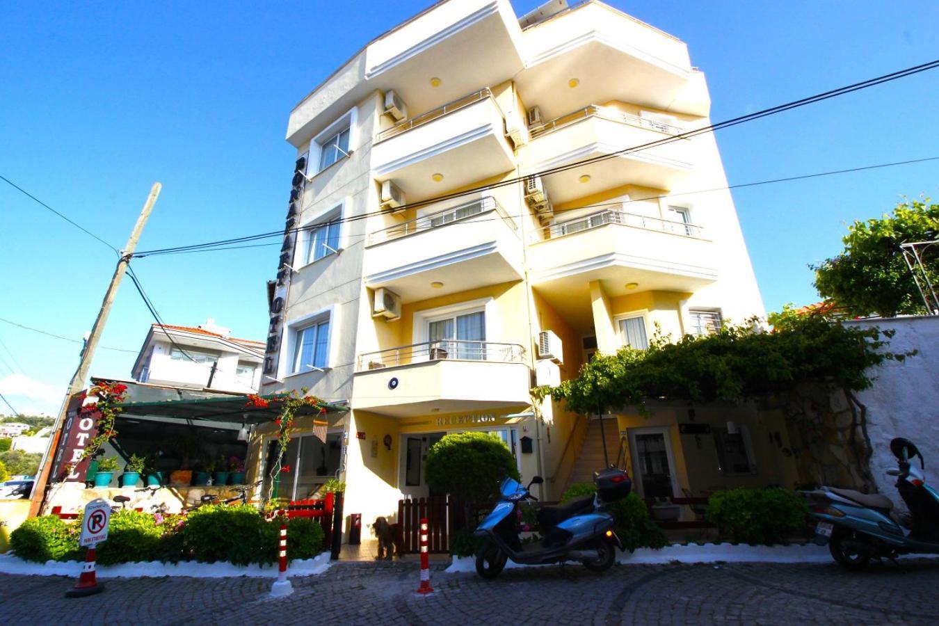 Bonapart Hotel Çeşme Exterior foto
