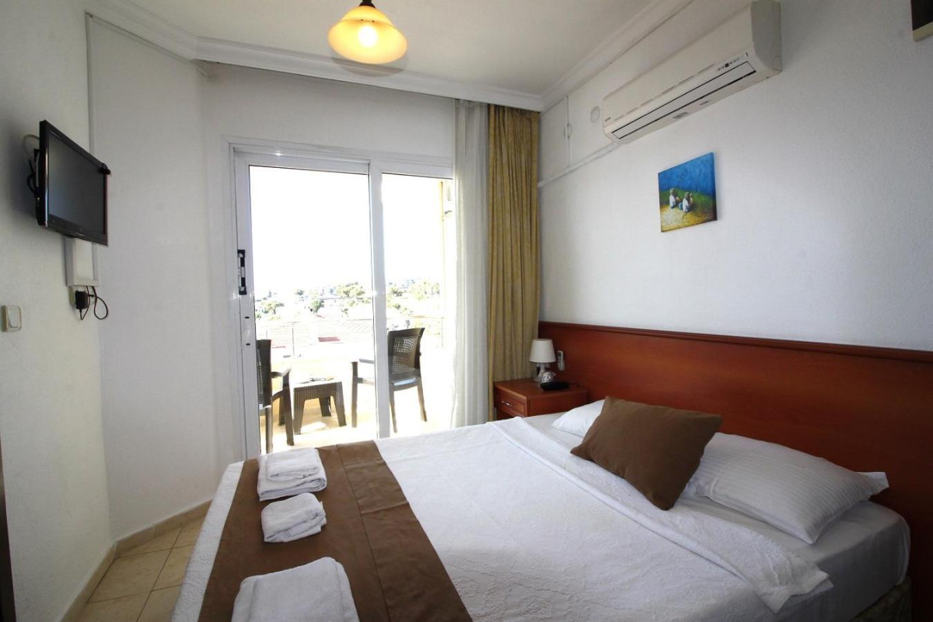 Bonapart Hotel Çeşme Exterior foto