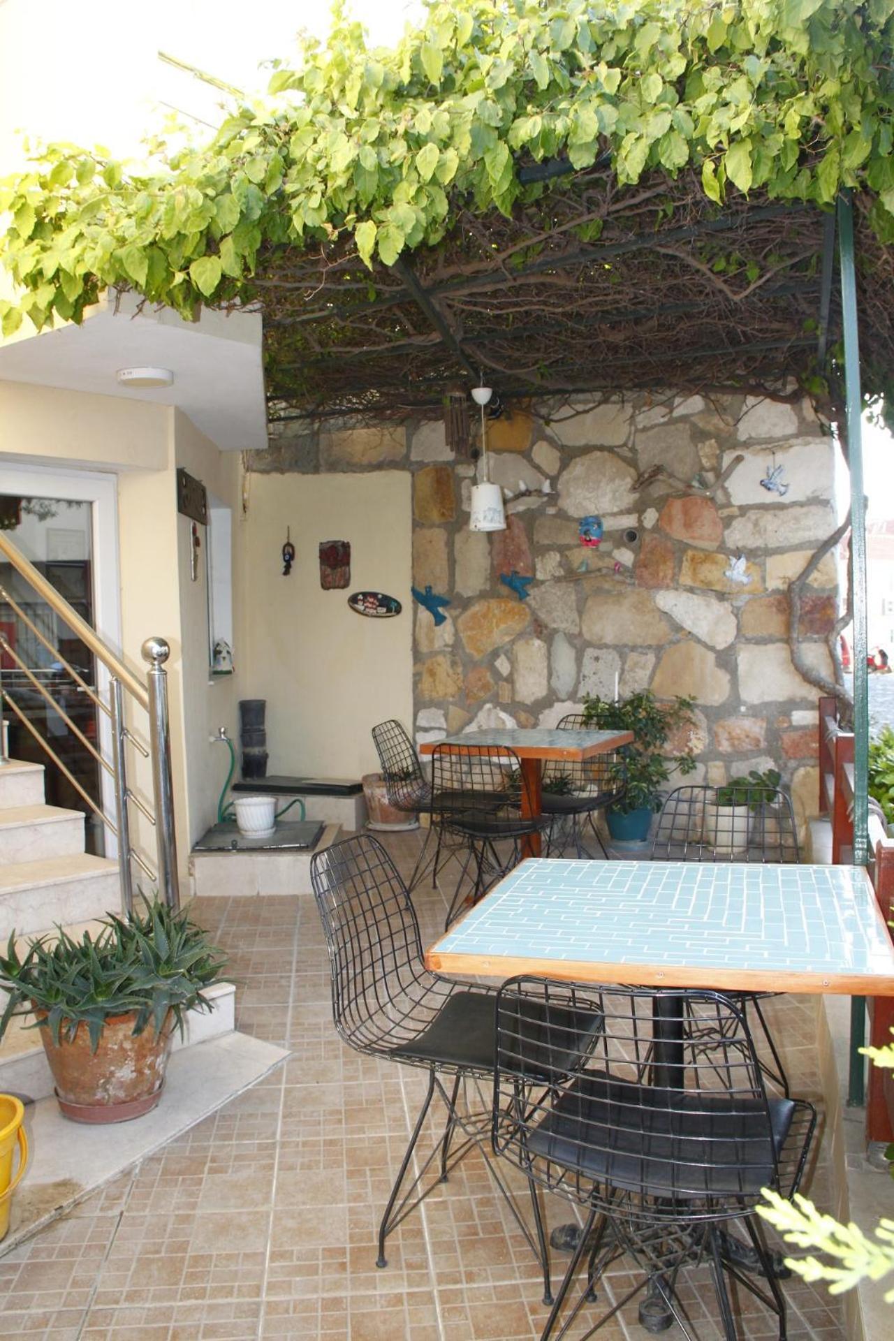 Bonapart Hotel Çeşme Exterior foto
